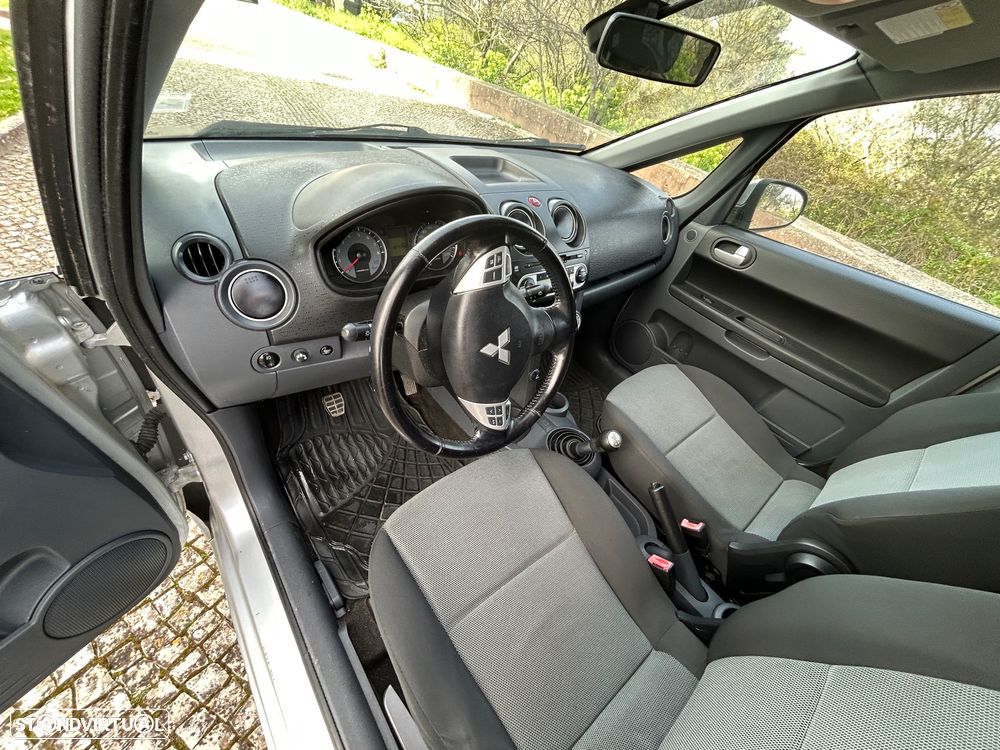 Mitsubishi Colt - 19