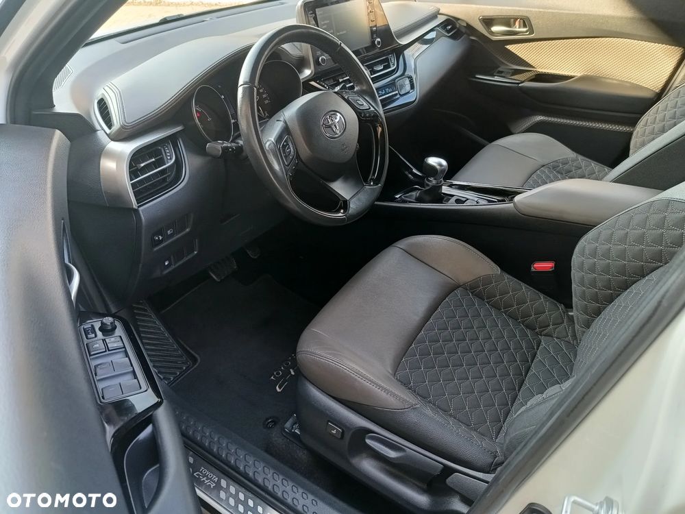 Toyota C-HR - 9
