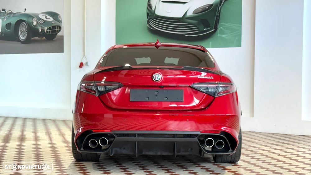 Alfa Romeo Giulia 2.9 V6 Bi-Turbo AT8 Quadrifoglio - 4