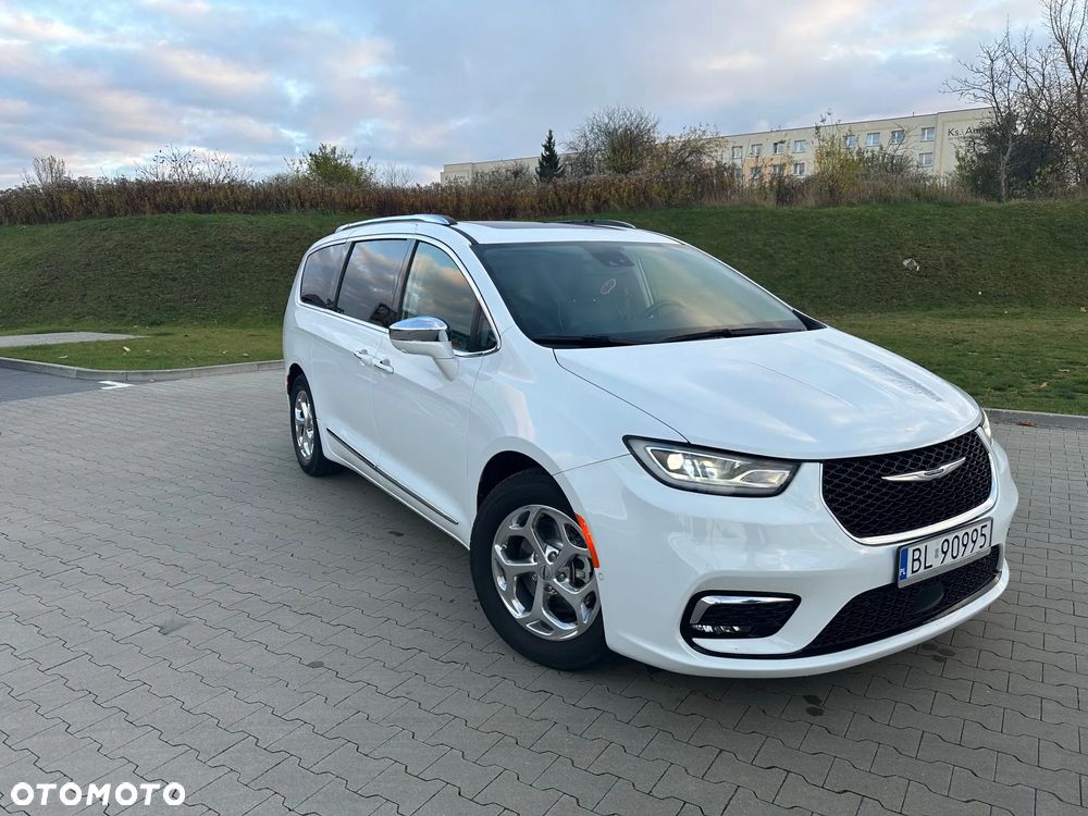 Chrysler Pacifica - 1