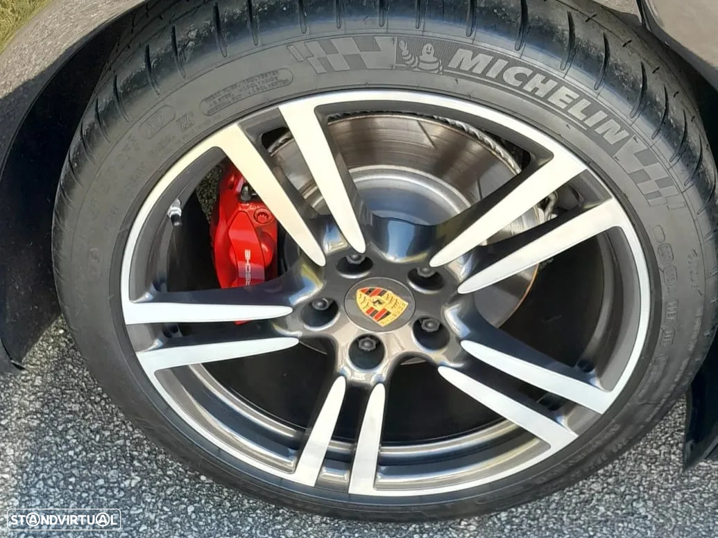 Porsche Panamera Turbo PDK - 10
