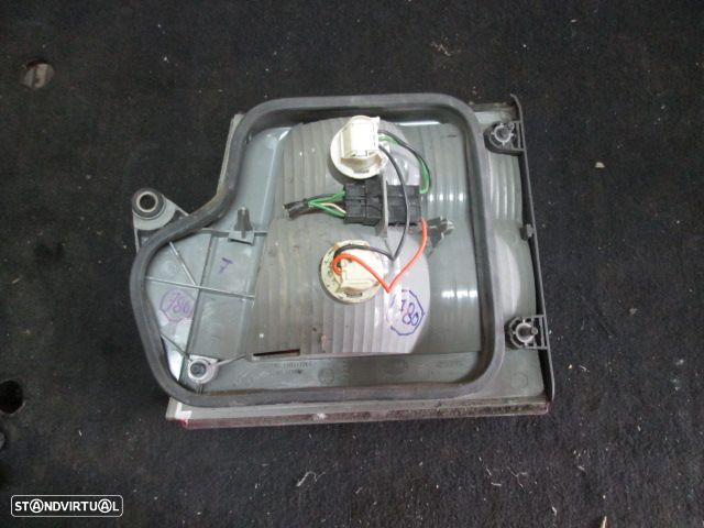 Farol Tras REF0780 SAAB 95 2005 5P SW ESQ HELLA - 2