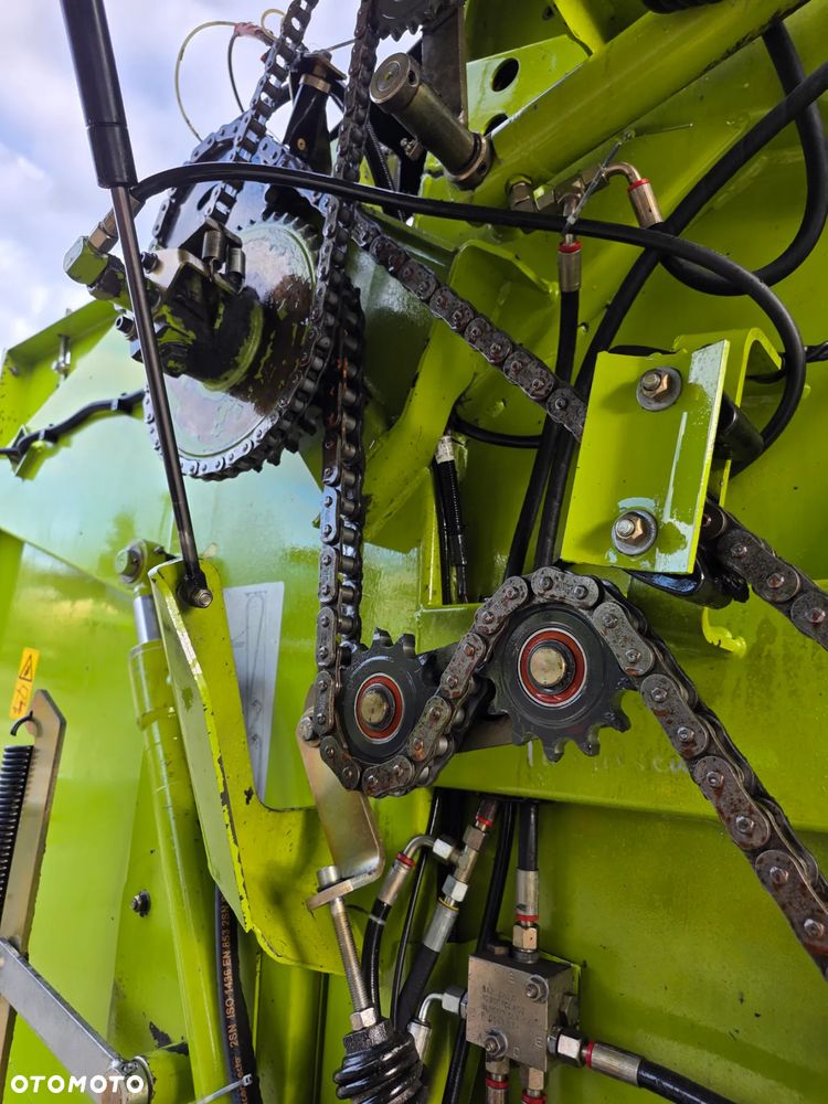 Claas Variant 260 - 16