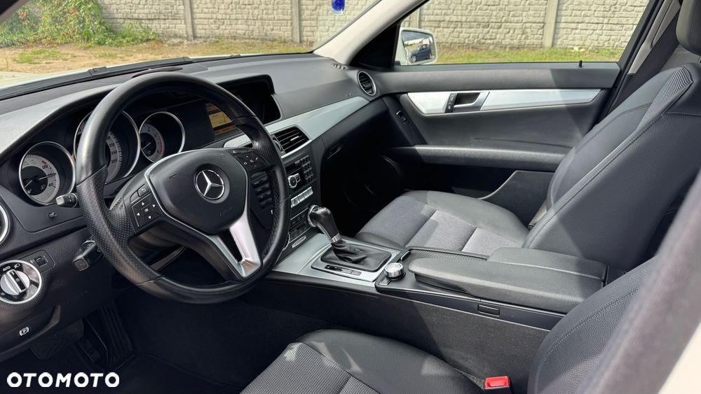Mercedes-Benz Klasa C 180 BlueEFFICIENCY 7G-TRONIC Avantgarde - 20