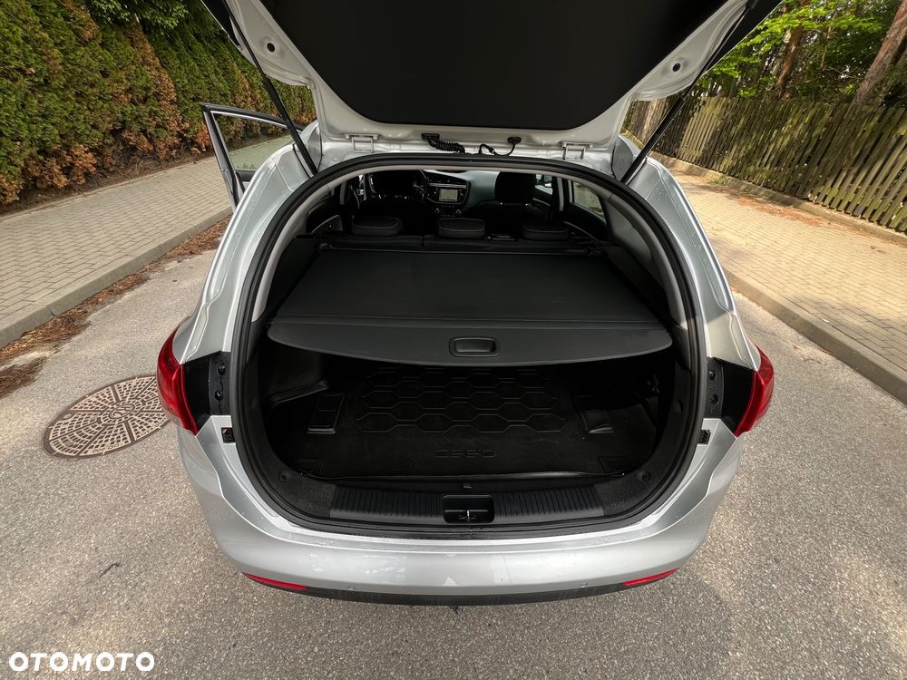 Kia Ceed 1.6 GDI DCT Platinum Edition - 9