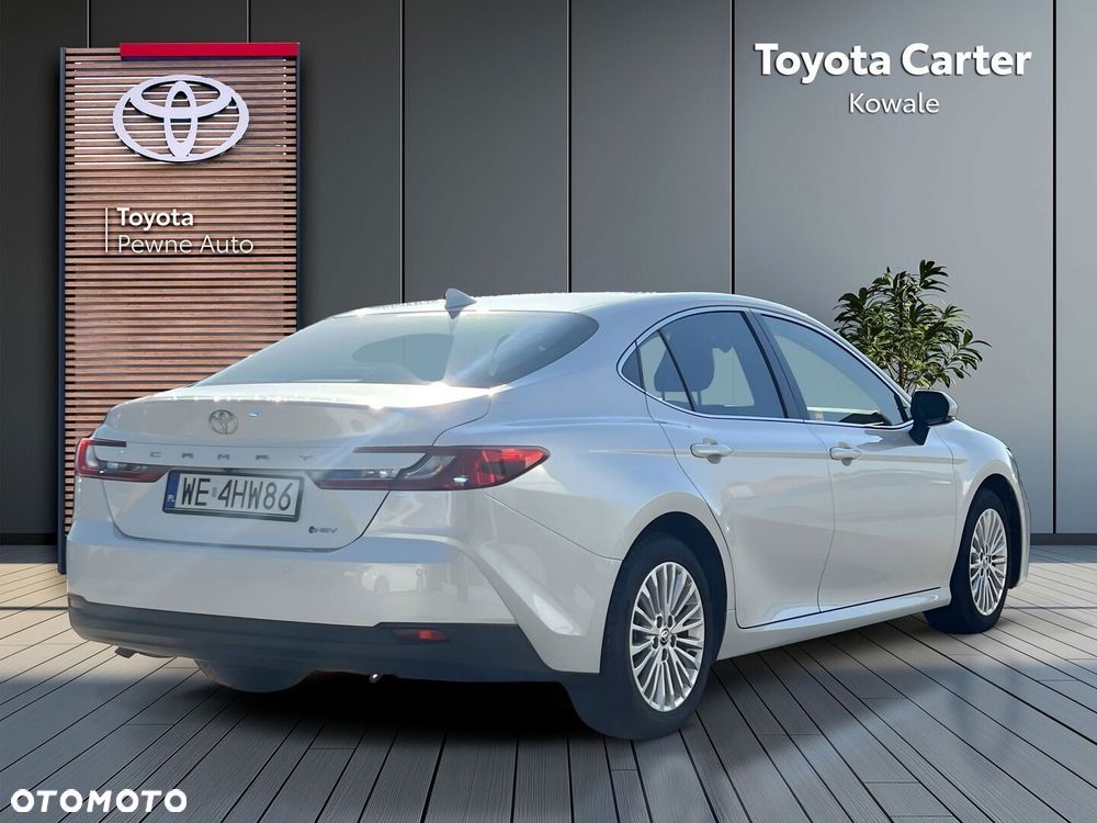 Toyota Camry - 6