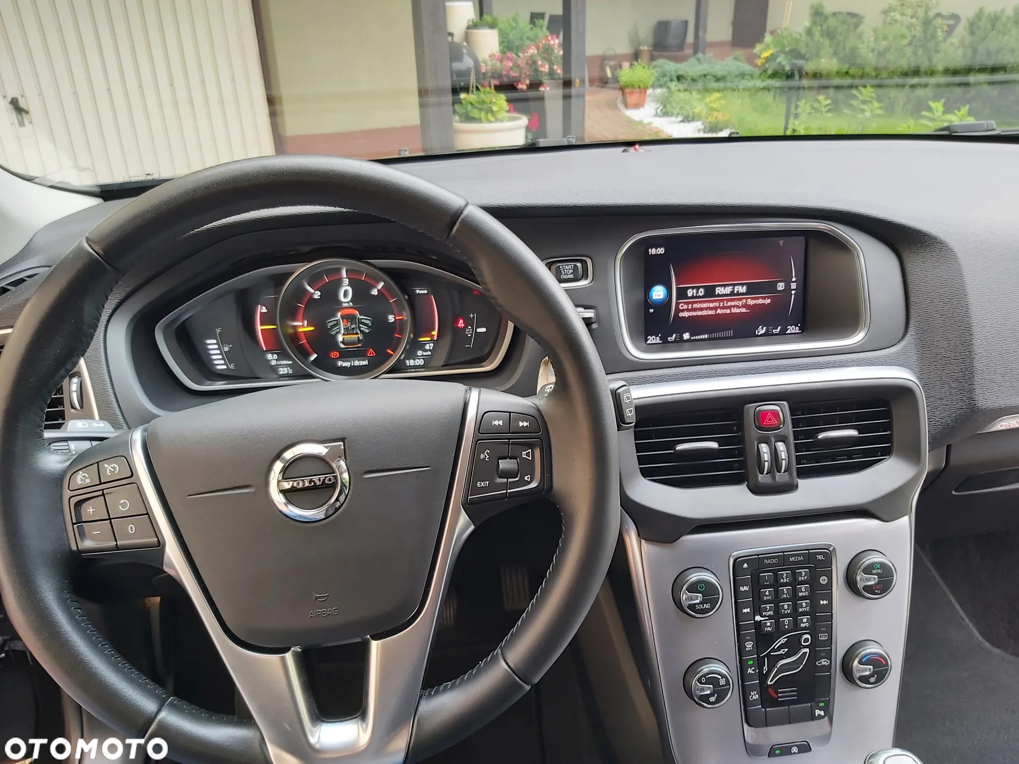 Volvo V40 D2 - 24