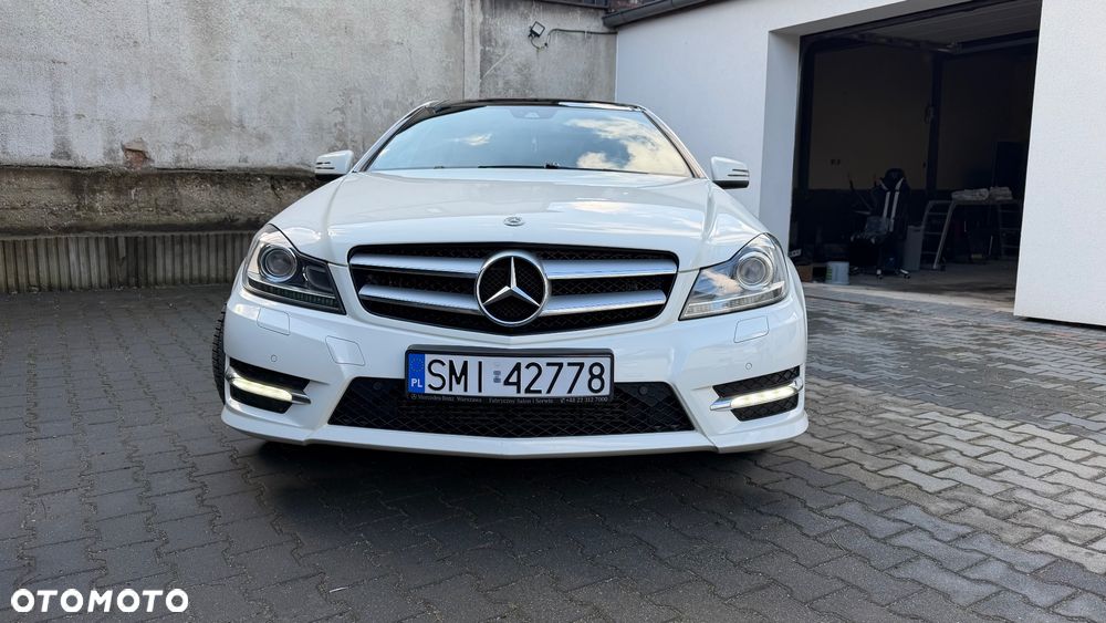 Mercedes-Benz Klasa C 250 CGI BlueEff Sport - 30