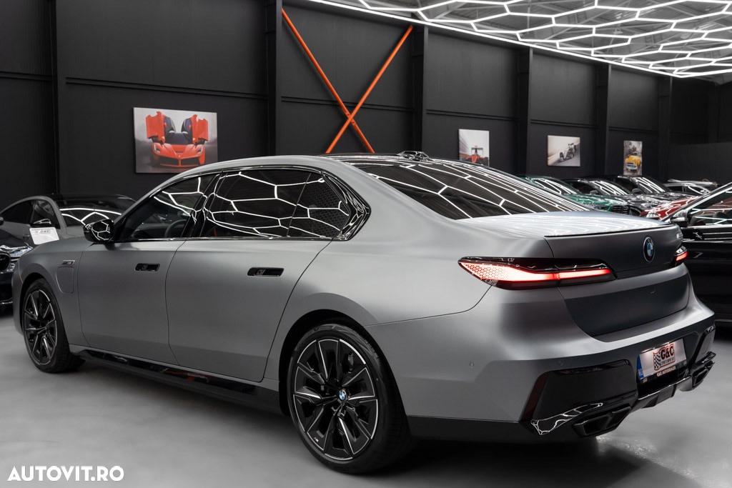 BMW M7 M760e xDrive AT PHEV - 27