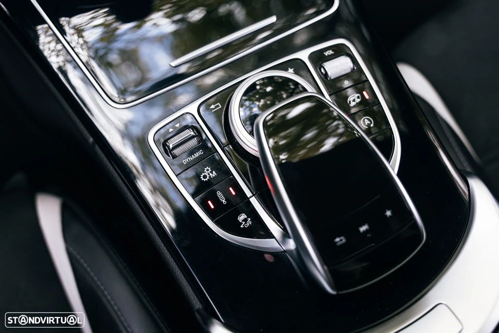 Mercedes-Benz C 63 AMG Standard - 42