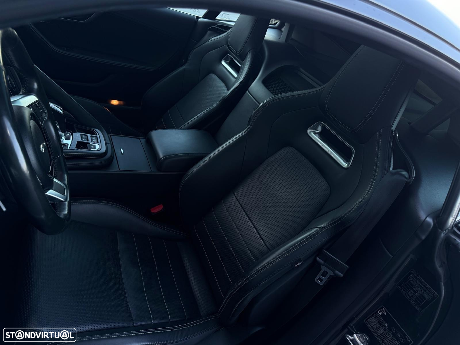 Jaguar F-Type 2.0 i4 R-Dynamic - 3
