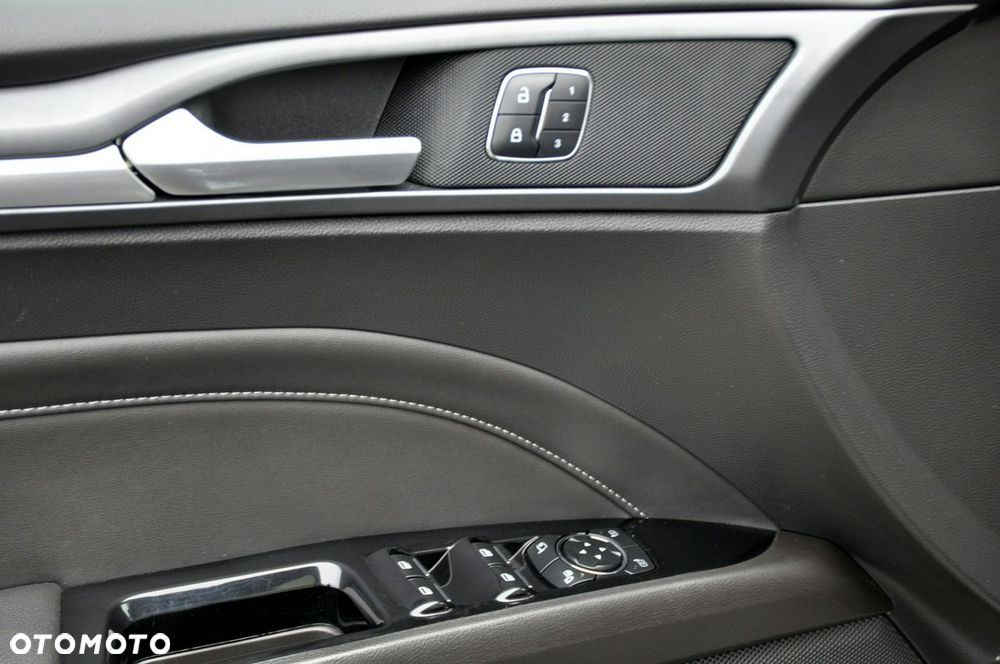 Ford Mondeo - 37