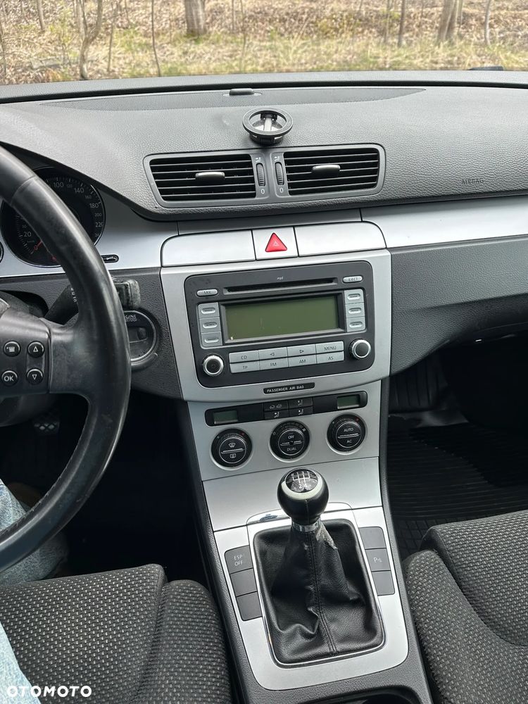 Volkswagen Passat - 20