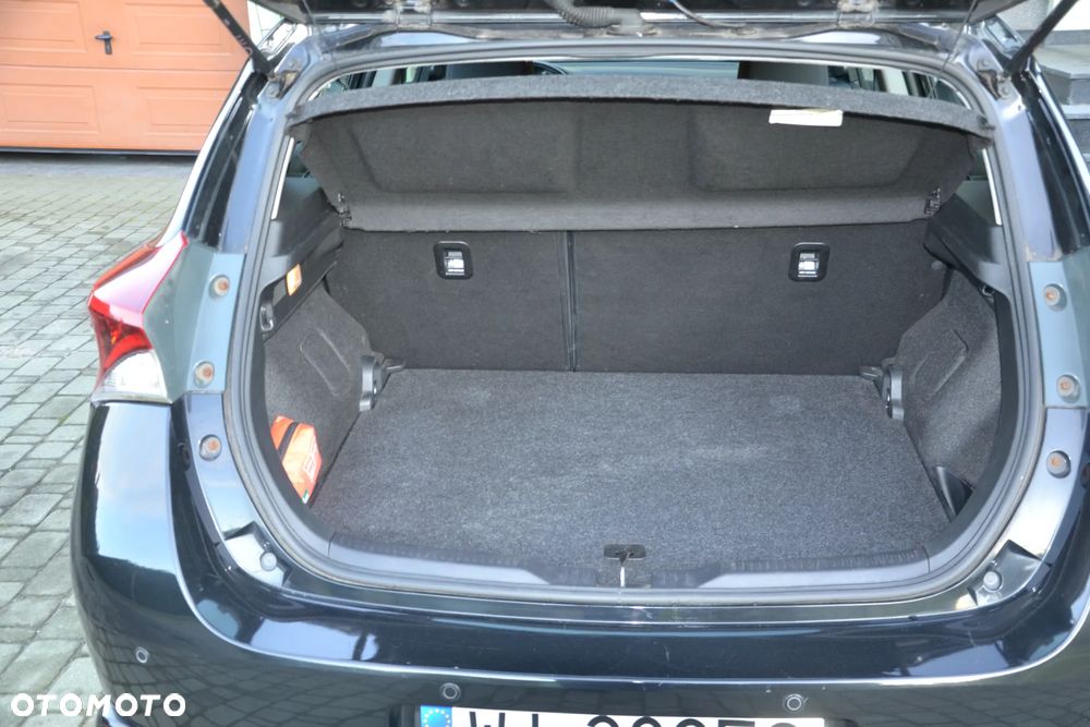 Toyota Auris 1.6 Selection - 17