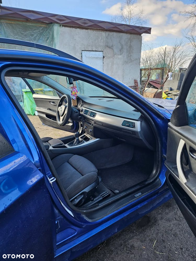 BMW Seria 3 318d - 15