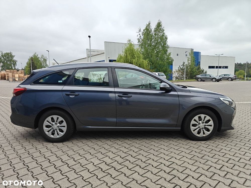 Hyundai i30 1.6 D Classic + - 8