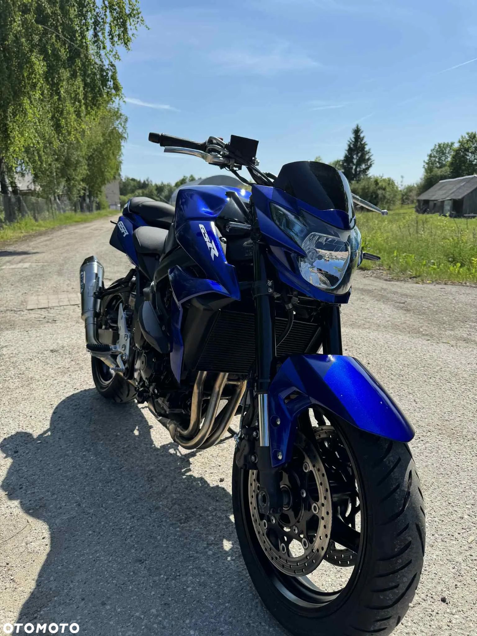 Suzuki GSR - 1