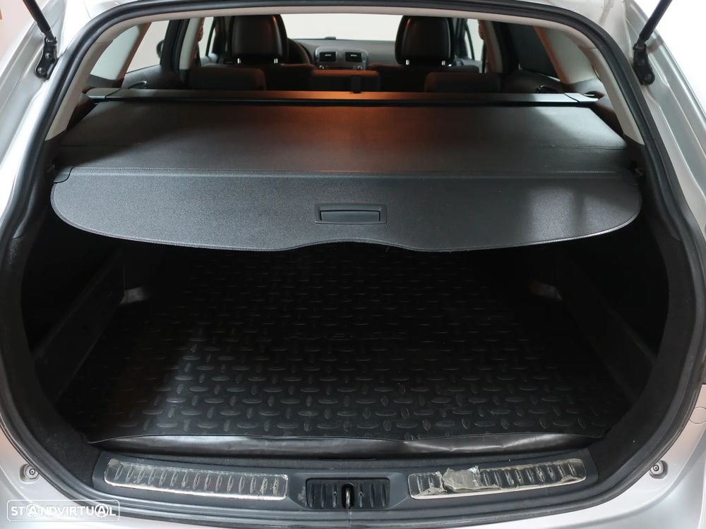 Toyota Avensis SW 2.0 D-4D Exclusive - 12