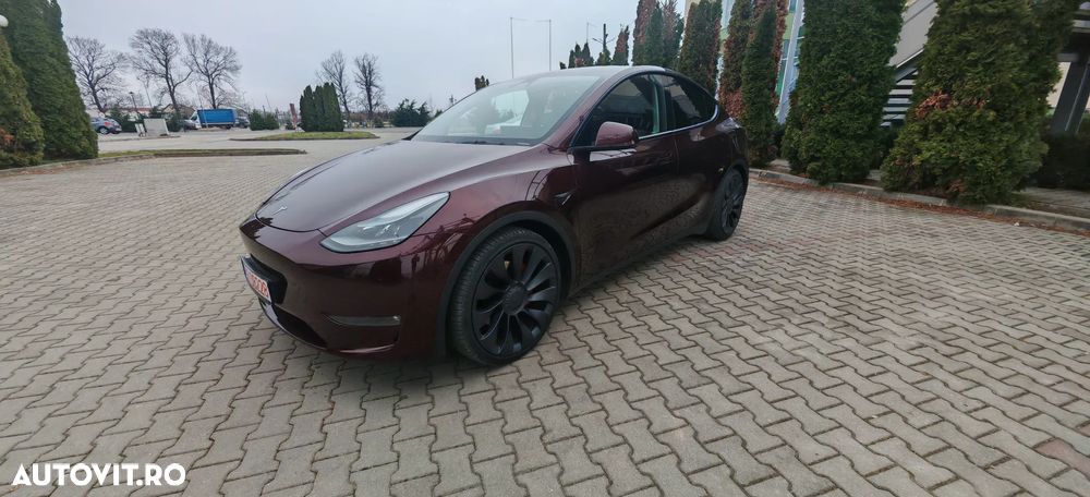 Tesla Model Y - 10
