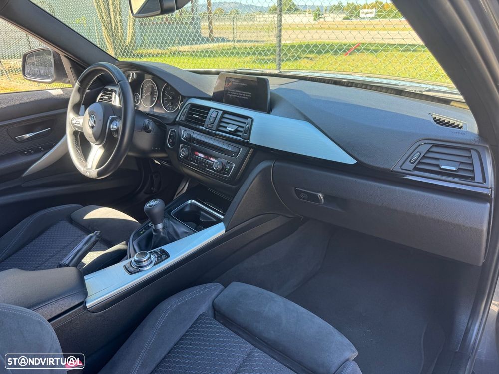 BMW 318 d Pack M - 16