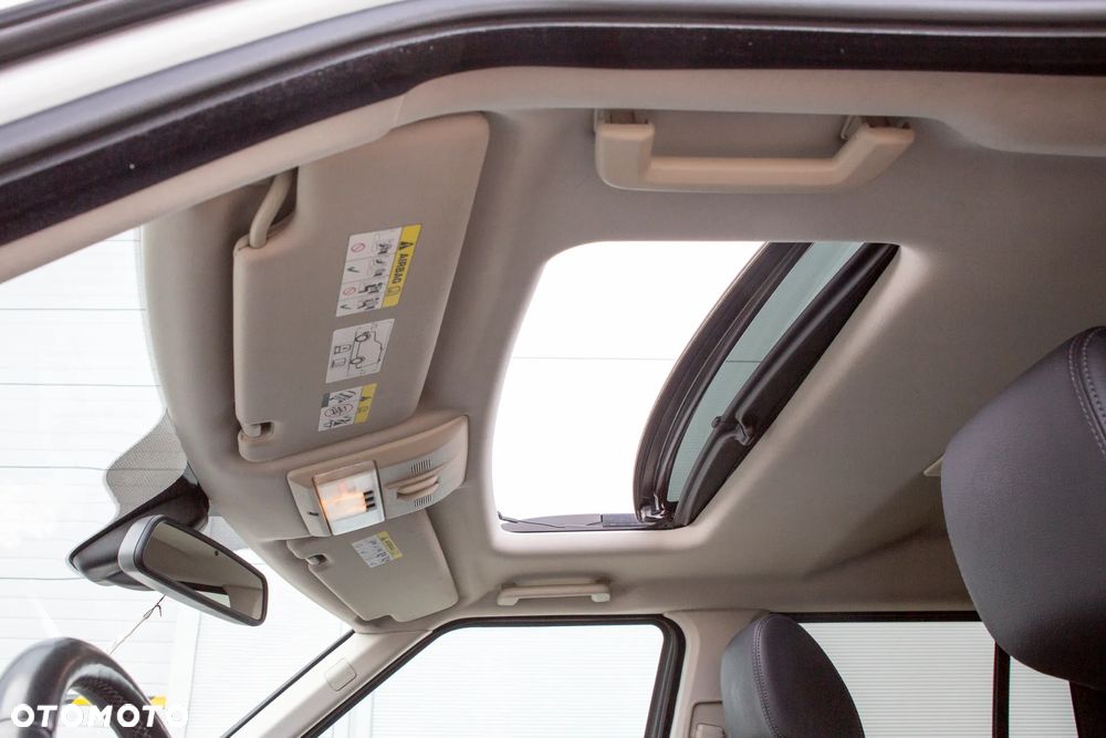 Land Rover Discovery 3.0 SD V6 HSE - 33