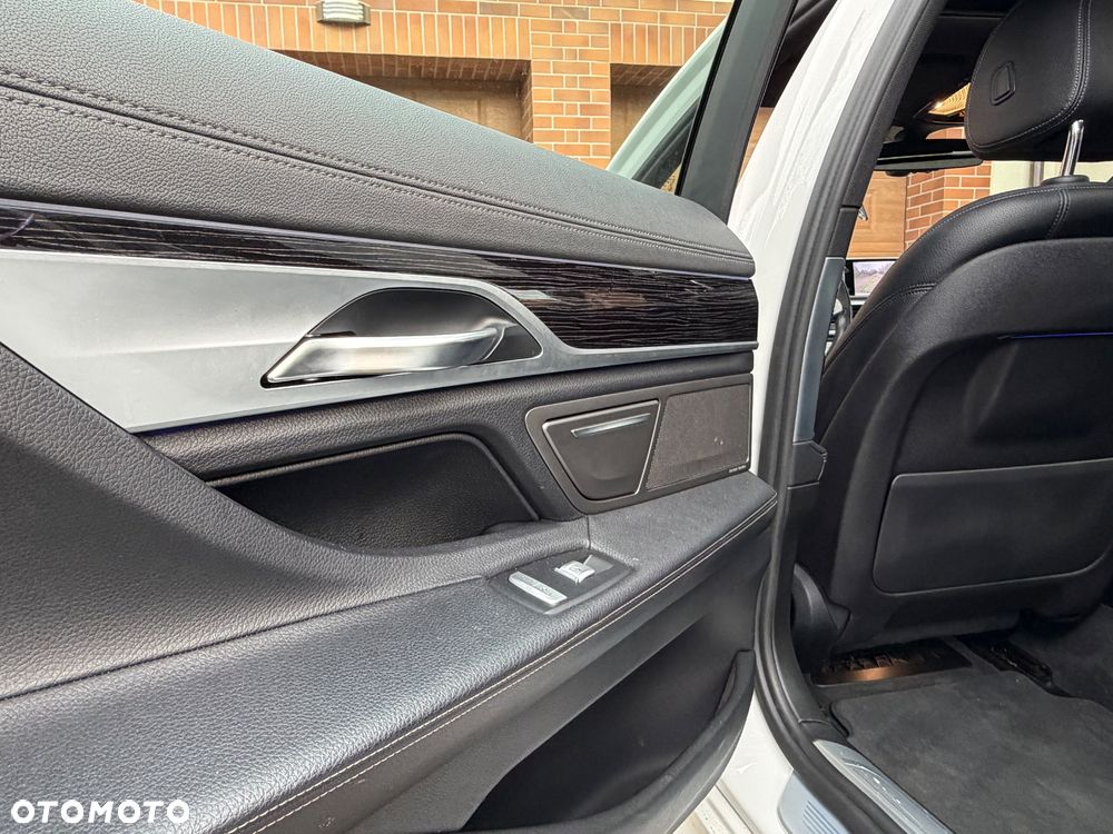 BMW Seria 7 740Li - 16