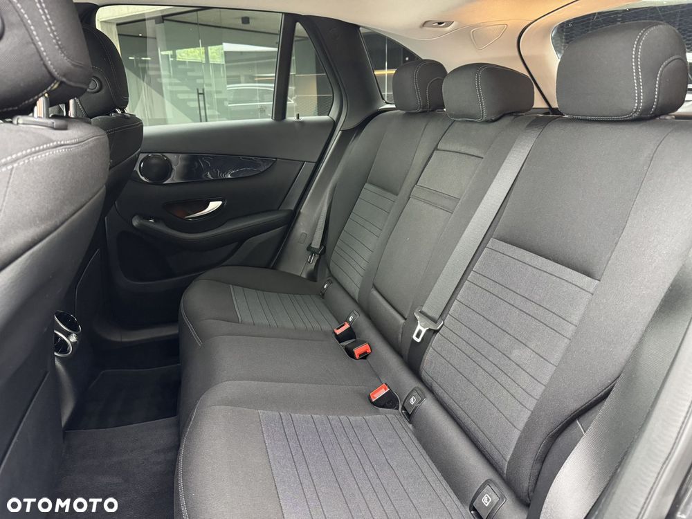 Mercedes-Benz GLC 300 e 4-Matic Business Edition - 15