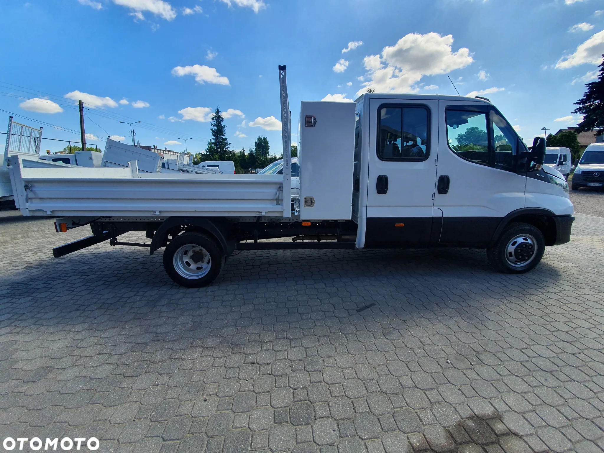Iveco DAILY 35C16 C 16 - 12