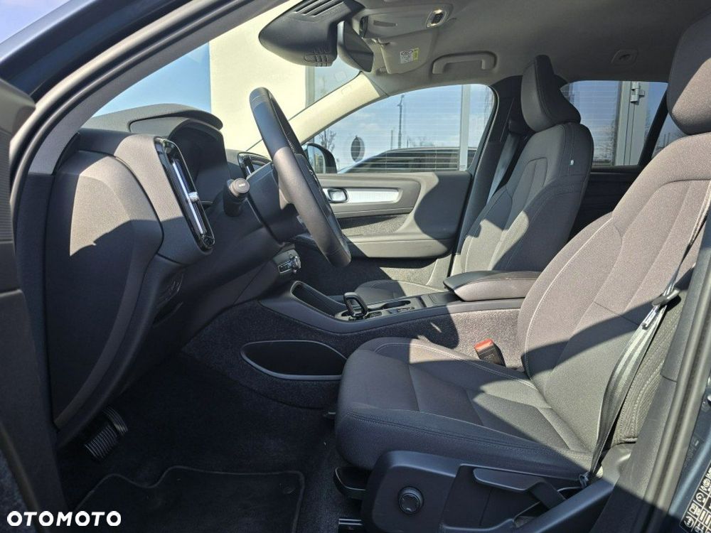 Volvo XC 40 T3 Geartronic Momentum Pro - 9