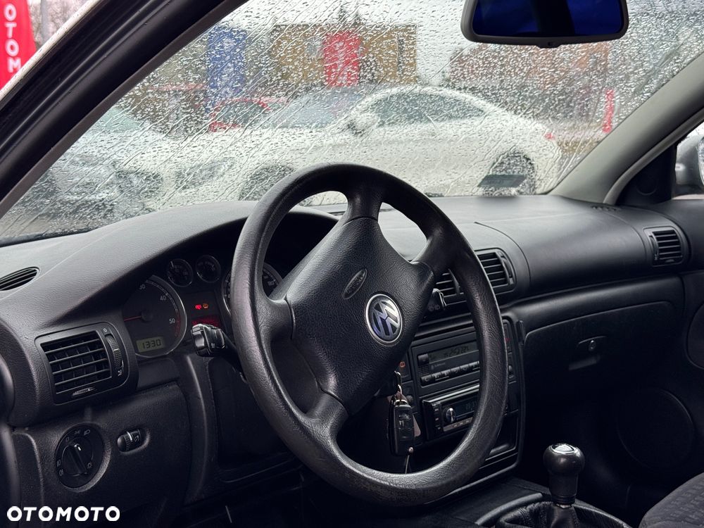 Volkswagen Passat 1.9 TDI Highline - 17