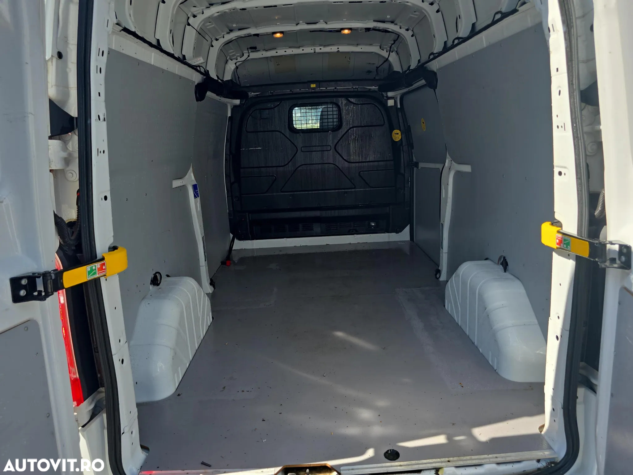 Ford Transit Custom - 19