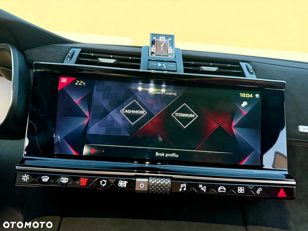 DS Automobiles DS 7 Crossback 2.0 BlueHDi Performance Line + - 32