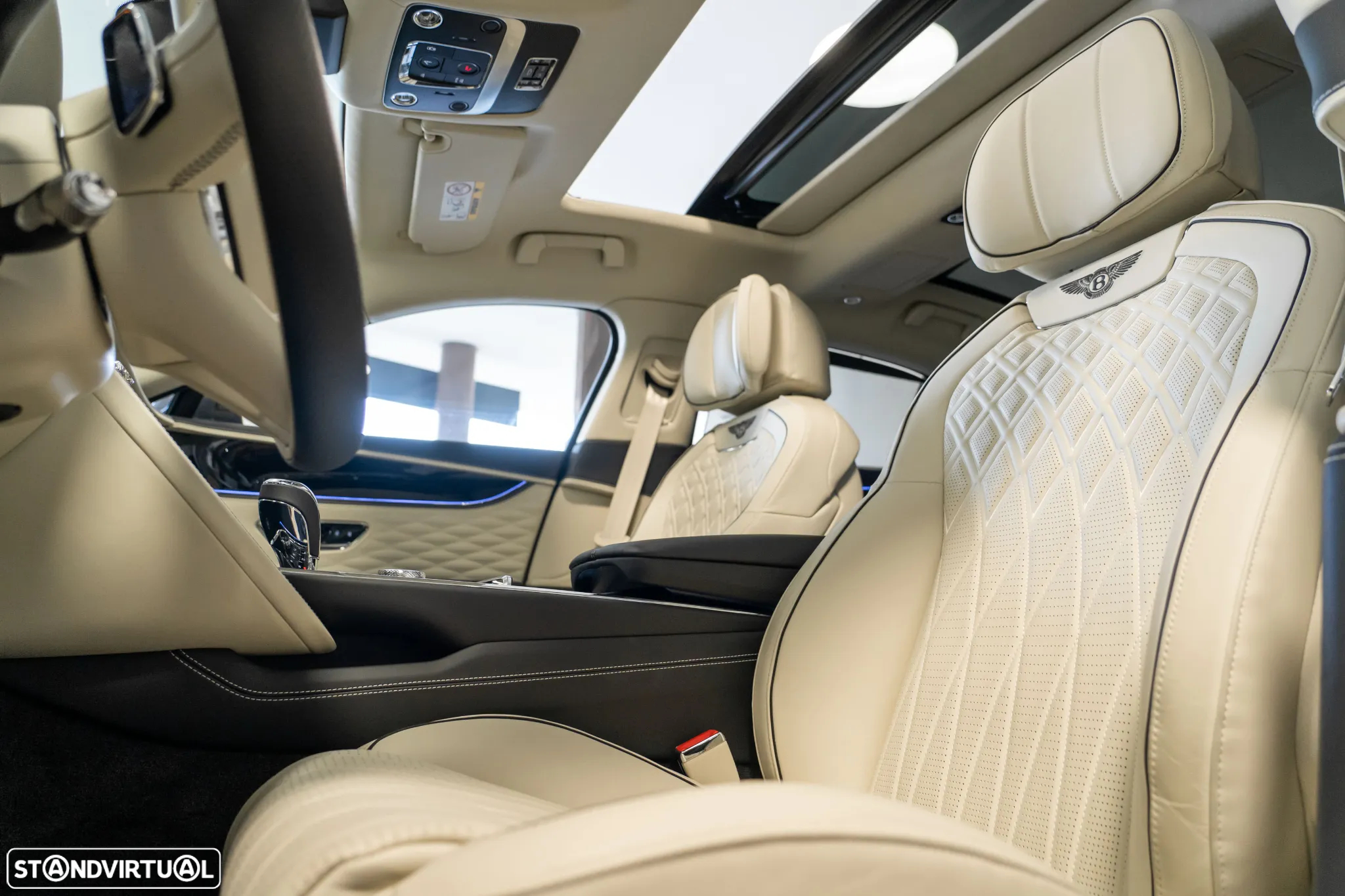 Bentley Flying Spur V8 Azure - 12