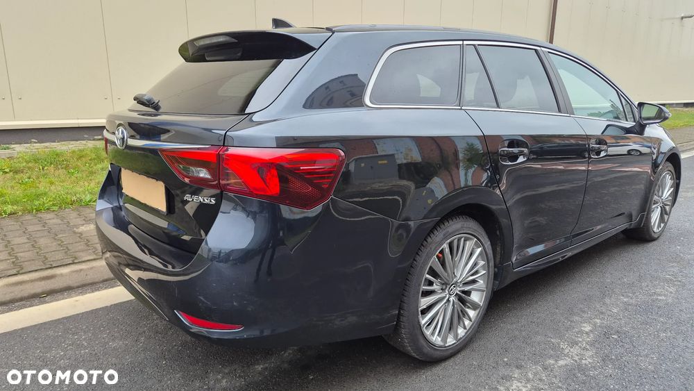 Toyota Avensis Touring Sports 1.8 Executive - 8