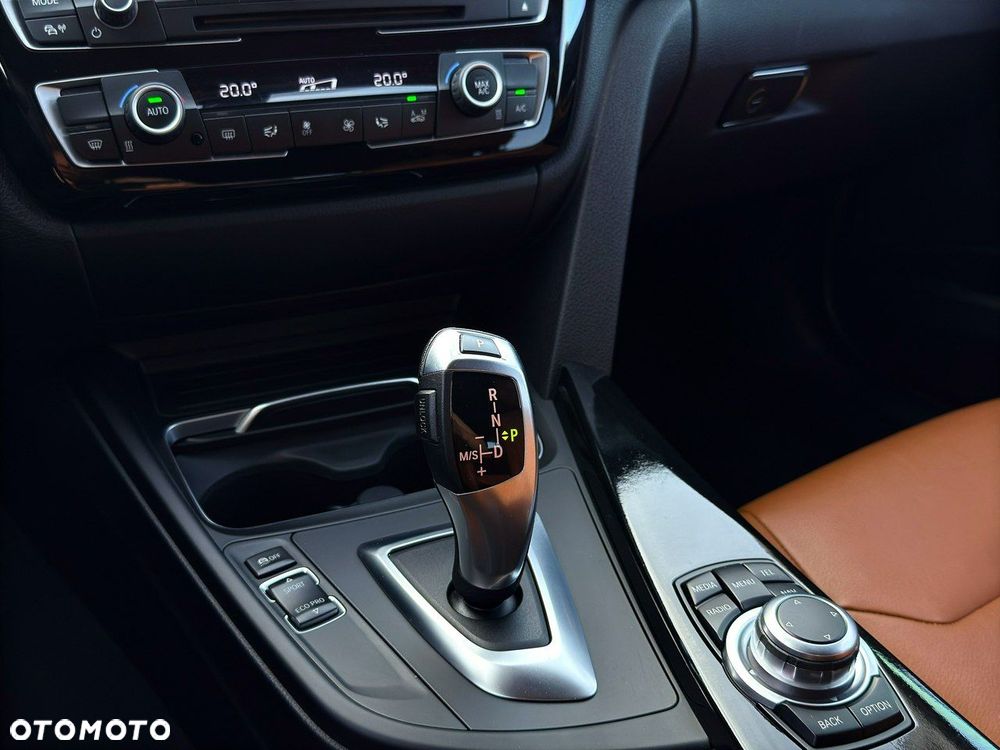 BMW Seria 3 320d Efficient Dynamics - 37