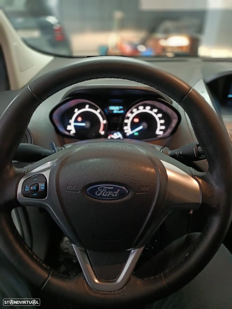 Ford Courier - 25