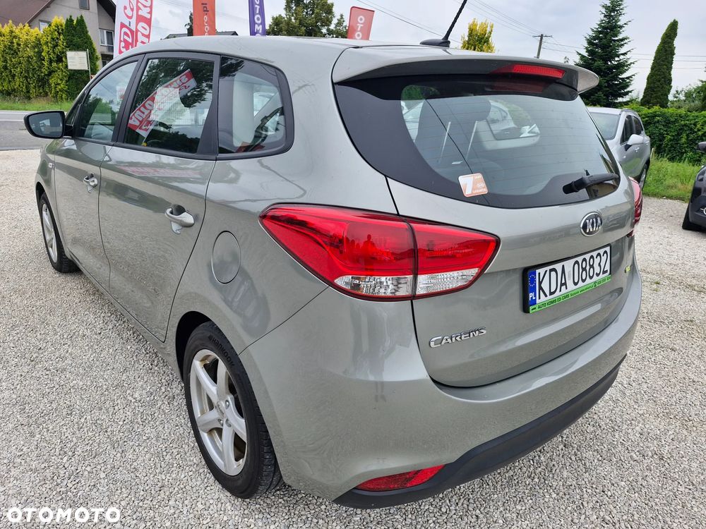Kia Carens - 6