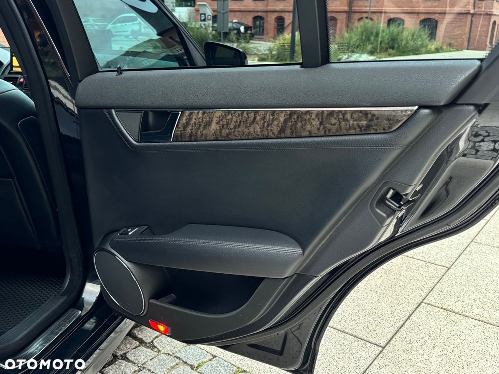 Mercedes-Benz Klasa C 320 CDI Avantgarde 4-Matic - 20