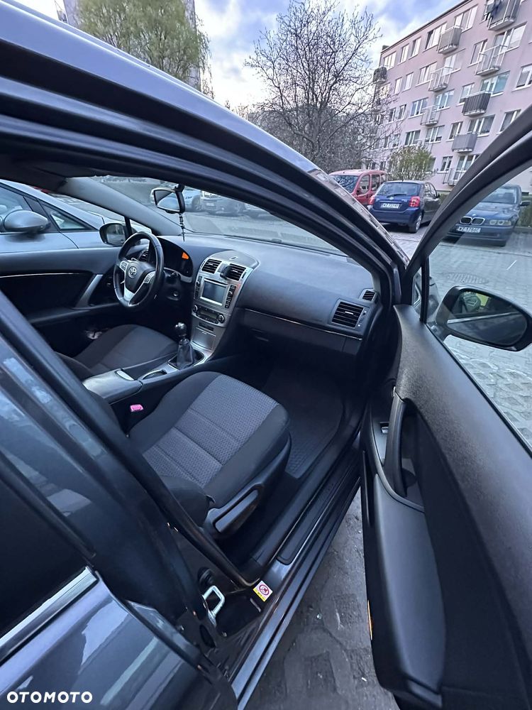 Toyota Avensis 2.0 D-4D Premium - 11