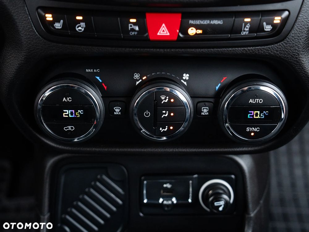 Jeep Renegade 1.6 MultiJet Limited Adventure Edition - 25