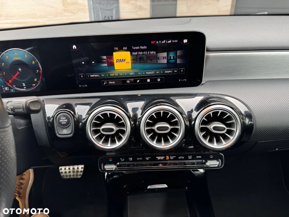 Mercedes-Benz Klasa A 180 AMG Line 7G-DCT - 17