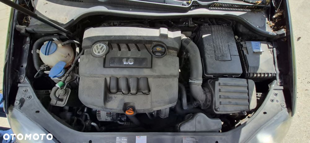 Volkswagen Golf - 8