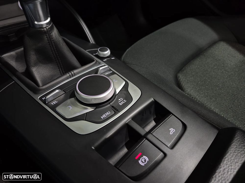 Audi A3 Cabrio 1.6 TDi Sport - 33