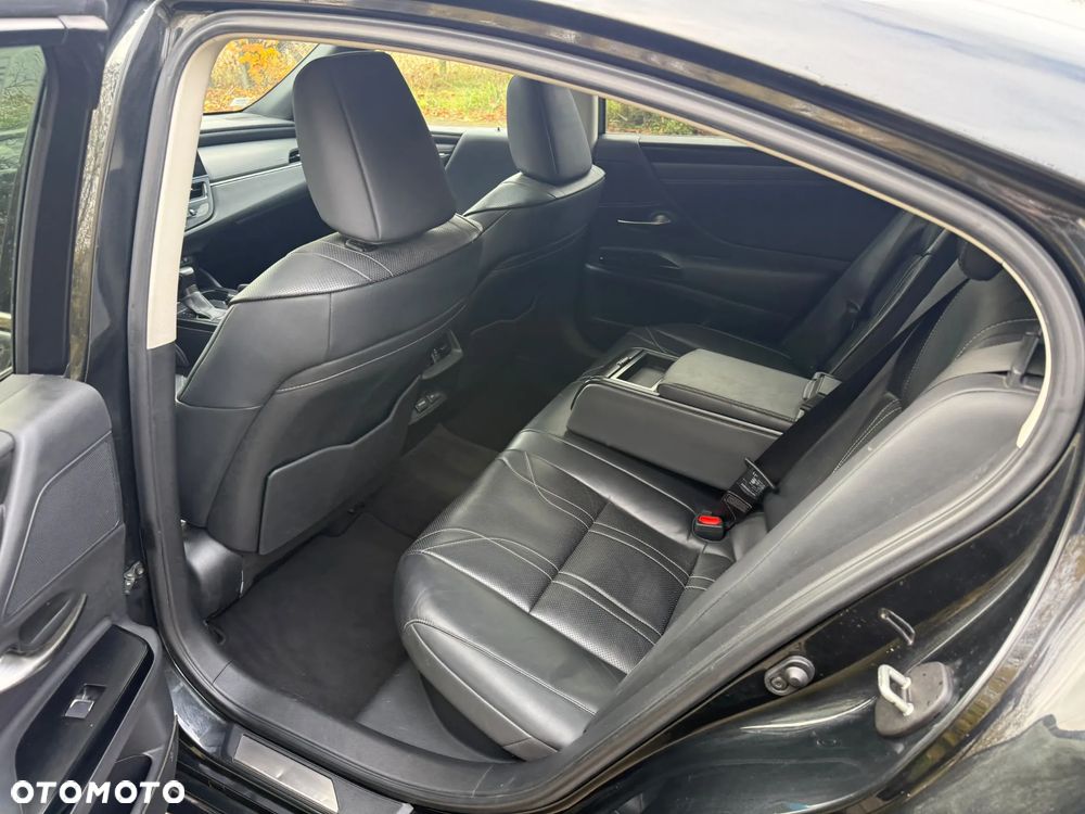 Lexus ES - 14