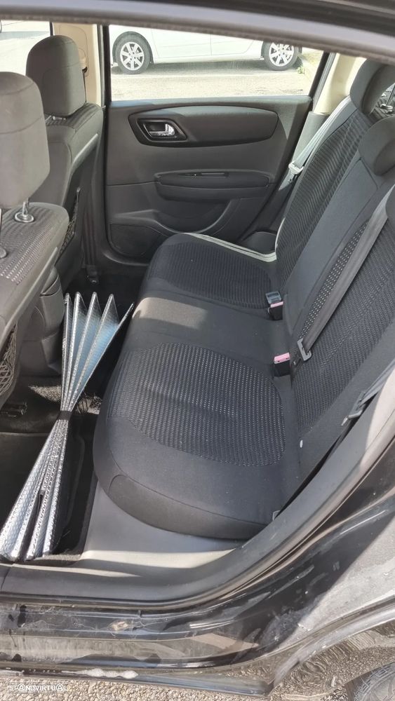 Citroën C4 1.6 HDi 110 Exclusive - 8