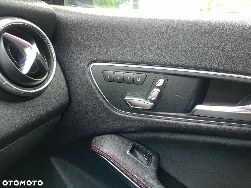 Mercedes-Benz CLA 200 7G-DCT AMG Line - 17