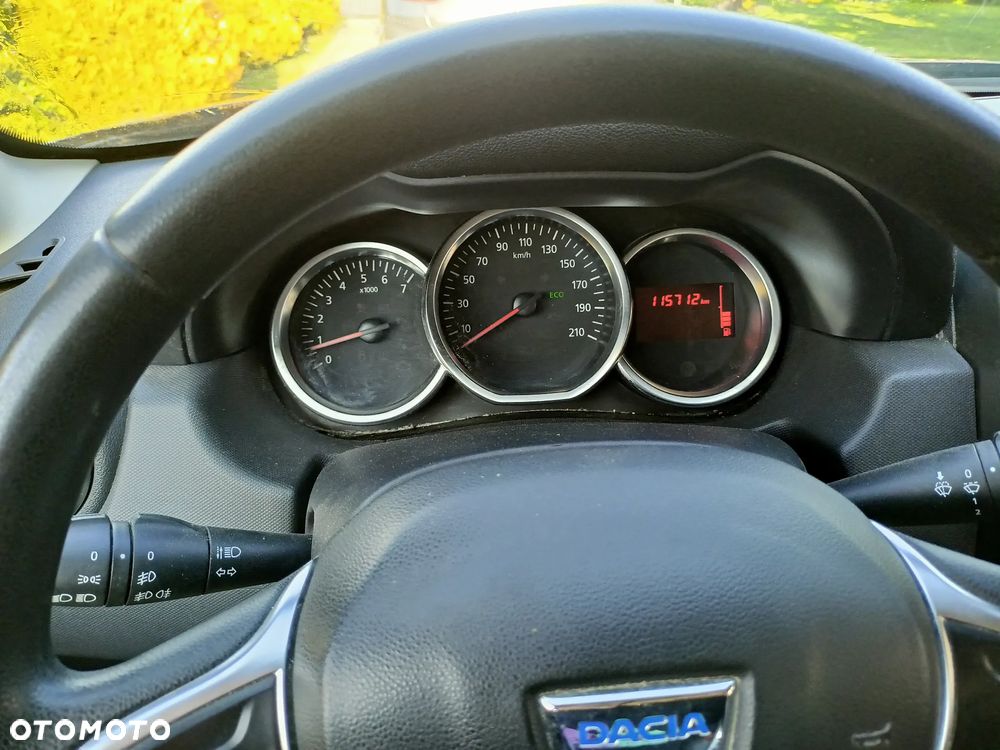 Dacia Duster 1.6 SCe Laureate S&S - 6