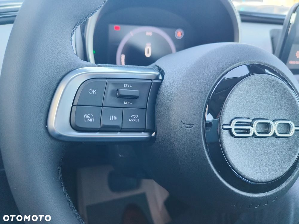 Fiat 600 1.2 Turbo Pop eDCT - 13