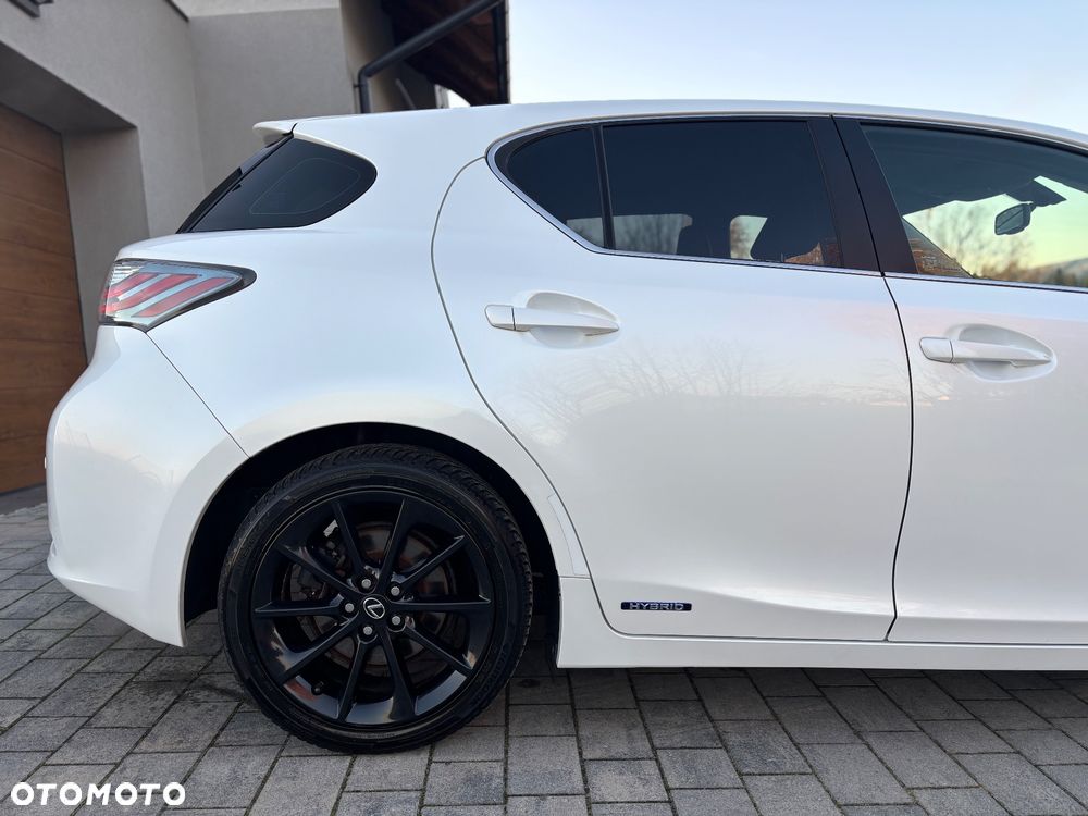 Lexus CT 200h Prestige - 16