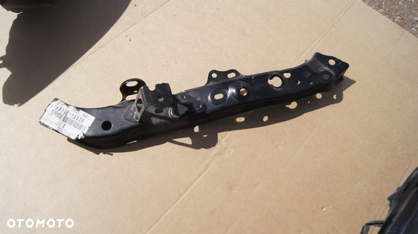 WSPORNIK OKULAR LAMPY LEWY TOYOTA AURIS II 2 12-